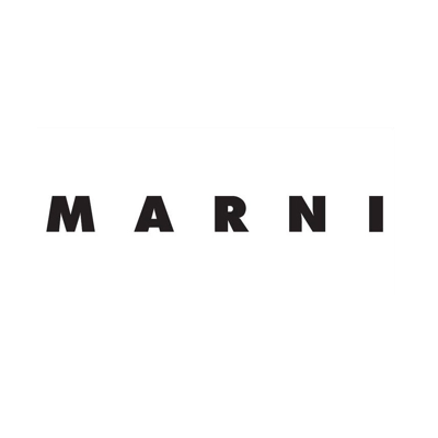 玛尼品牌, 意大利制造🇮🇹的Marni可以说声名远扬，和法国派的Chanel、Dior不一样，Marni虽然是一线品牌，但是广告不多，宣传不多。但靠着清冷&调性高的范儿吸引了大票忠实粉丝。