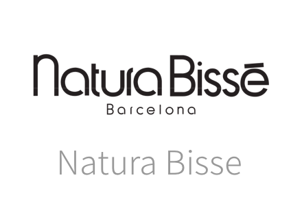 Natura Bisse品牌, Natura Bissé悦碧施，西班牙高端护肤品牌，由Mr.Ricardo Fisas 先生于1979年在西班牙巴塞罗那创立。Natura Bissé以精粹、自然，优雅、奢华的品牌内涵，受到西班牙皇室的喜爱和追捧。并凭由内而外的全面抗衰老概念——以保养取代微整型手术，专注研发高品质、高浓度、高活性成分的保养品，被誉为全球抗衰护肤领域女王级品牌，受到了欧洲上流社会，以及众多好莱坞明星爱戴，成为2010年代表西班牙参加上海世博会的护肤品牌。