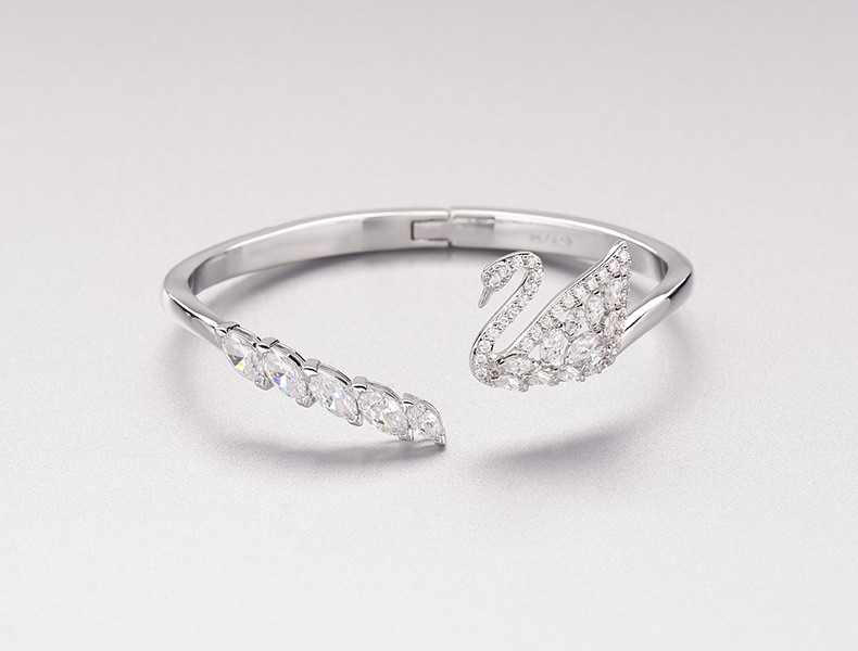 商品Swarovski|SWAROVSKI 施华洛世奇 Lake 手镯 材质白色铑开口手镯 5231330,价格¥1922,第5张图片详细描述