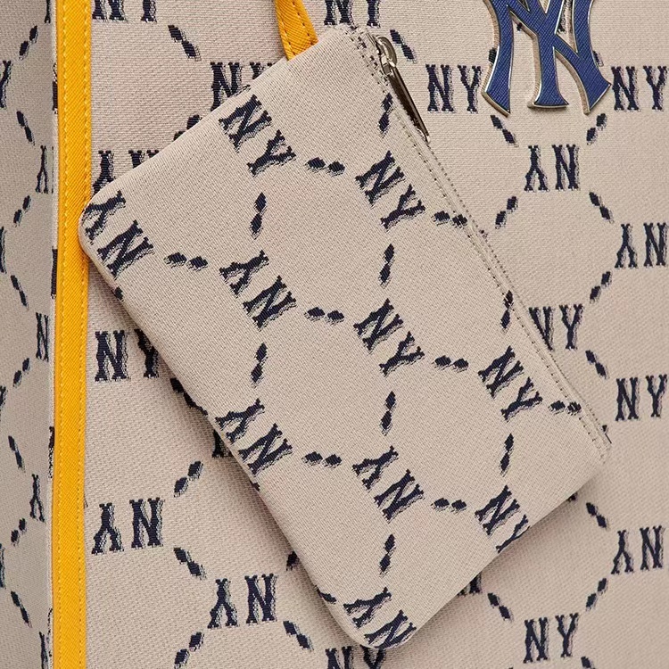 商品MLB|【享贝家】MLB 大容量手提托特包 黄棕 3AORM012N-50BGS Q,价格¥655,第5张图片详细描述