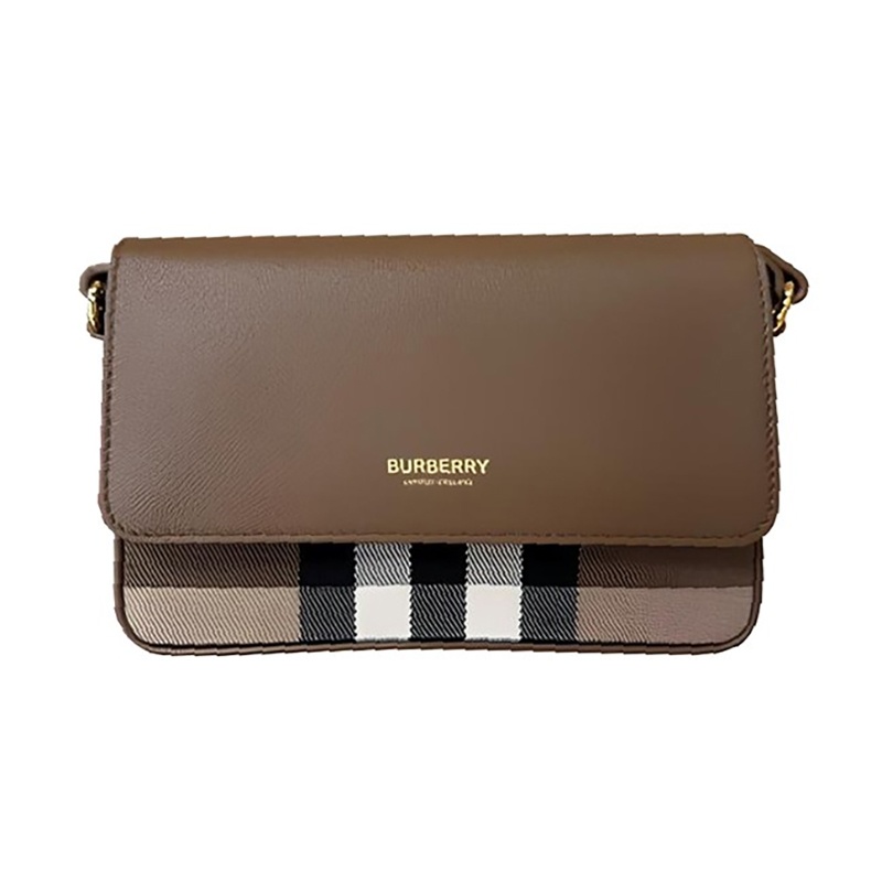 商品Burberry|【现货】博柏利 女士棕色皮革字母徽标拼色设计单肩包 81072701,价格¥3572,第2张图片详细描述