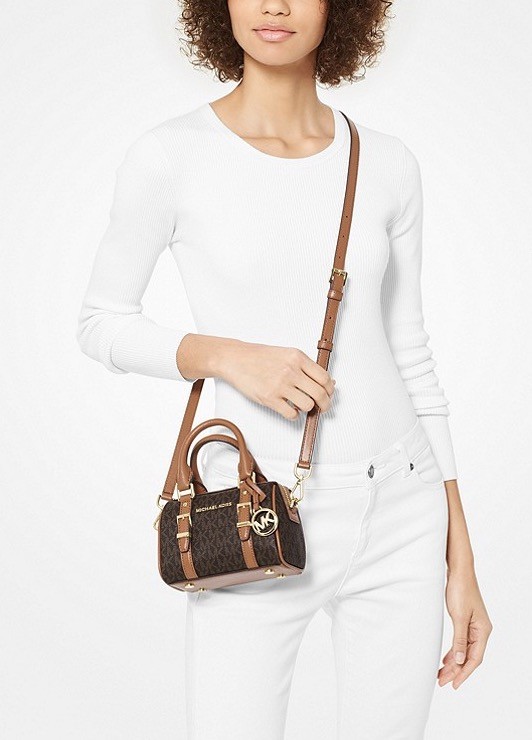 商品Michael Kors|Bedford Legacy超小号logo手提斜挎包枕头包,价格¥558,第2张图片详细描述