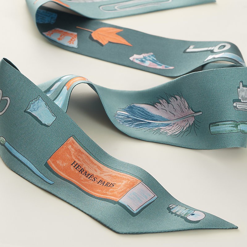 商品Hermes|Hermes爱马仕 Twilly女士蓝色/绿色真丝丝巾,价格¥1850,第4张图片详细描述