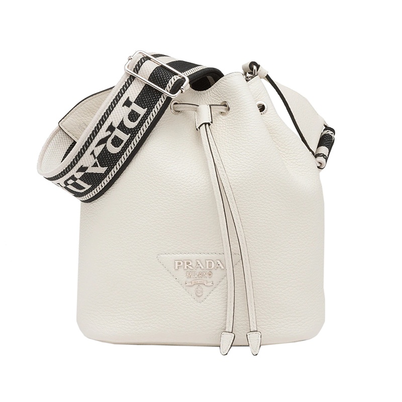 商品Prada|PRADA/普拉达 22新款 女士白色皮革银扣徽标刺绣拆卸肩带抽绳单肩斜挎手提水桶包1BE060_2DKV_F0009_V_3OO,价格¥18023,第2张图片详细描述