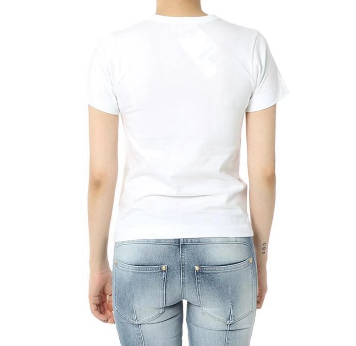 商品Comme des Garcons|红色爱心短袖男女款AZ-T085-051（澳门仓发货）,价格¥658,第1张图片详细描述