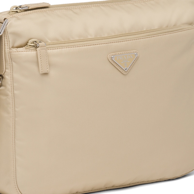 商品Prada|PRADA/普拉达 经典款 女士沙漠米色再生尼龙银扣配可拆卸小袋织��物肩带单肩斜挎包1BC421_RV44_F0F24_V_D1M,价格¥10860,第5张图片详细描述