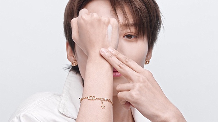 商品Dior|迪奥 经典花纹多用霜 迪奥老花霜 滋润保湿护��手霜50ml 2023新品,价格¥377,第14张图片详细描述