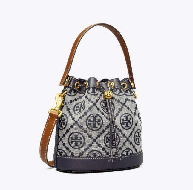 商品Tory Burch|TB汤丽柏琦T MONOGRAM中号水桶包女包（香港仓发货）,价格¥3345,第14张图片详细描述