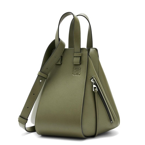 商品Loewe|【包税】LOEWE/罗意威      Hammock系列 女士小号浅鳄梨绿经典小牛皮徽标印花可拆卸可调肩带单肩斜挎手提包   387.30.S35-3949,价格¥18766,第4张图片详细描述