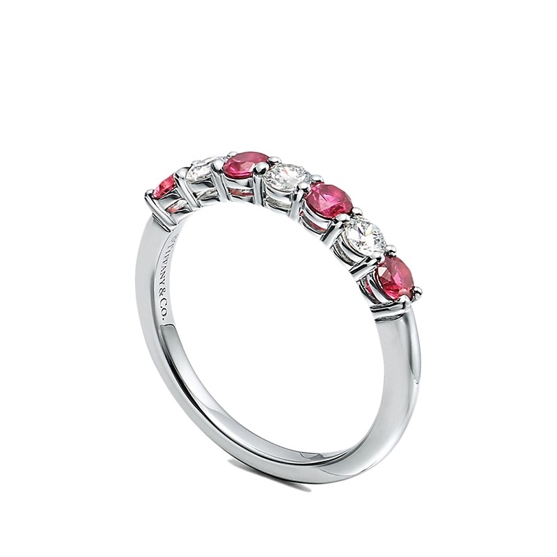 商品Tiffany & Co.|  Tiffany & Co./蒂芙尼 22春夏新款Embrace系列 铂金950镶嵌钻石圆形红宝石戒指GRP11215,价格¥51919,第3张图片详细描述