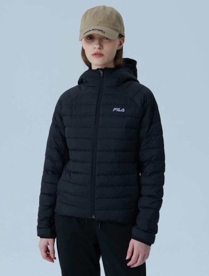 商品Fila|【享贝家】ZY-（预售） FILA 斐乐 纯色休闲连帽羽绒外套 女款 FS2DJF4251F,价格¥502,第6张图片详细描述