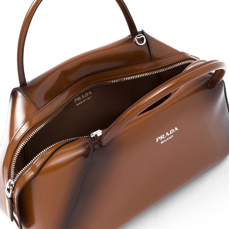 商品Prada|PRADA/普拉达 22新款中号女士烟草色皮革珐琅金属拉丝渐变效果可斜挎手提包1BA365_ZO6_F03AK_V_OSO,价格¥23065,第5张图片详细描述