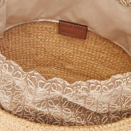 商品Loewe|【包税】LOEWE/罗意威 Basket系列 女士自然色拉菲草编织牛皮革肩带织物抽绳小袋单肩斜挎包A689C70X08-2435,价格¥5506,第2张图片详细描述