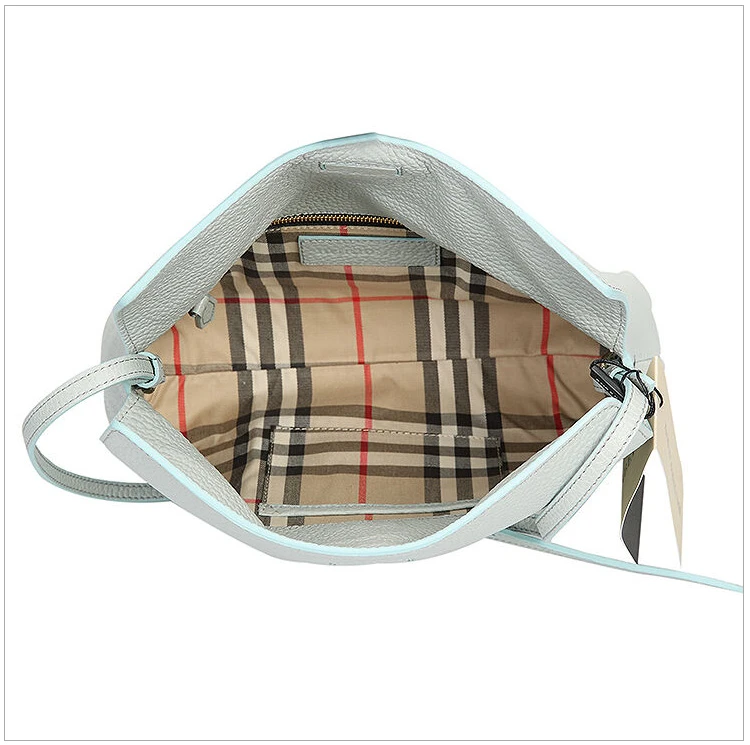 商品[国内直发] Burberry|Burberry 博柏利 女士天蓝色pvc单肩斜挎包 3939268,价格¥4125,第6张图片详细描述