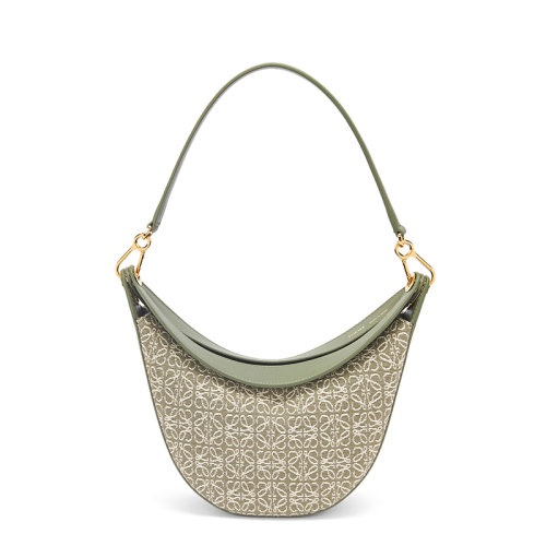 商品Loewe|【包税】LOEWE/罗意威 22新款Luna系列 女士小号绿色/鳄梨绿老花织物皮革饰边半月形流浪包单肩手提腋下包A923PM1X02-4364,价格¥13005,第3张图片详细描述