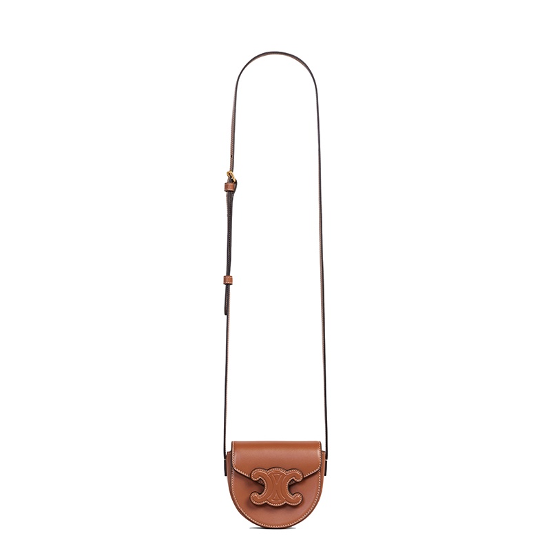 商品Celine|【包税】CELINE/赛琳 22新款BESACE CUIR TRIOMPHE系列 女士迷你黄褐色光滑牛皮革单肩斜挎包10J303DPQ.04LU,价格¥6622,第2张图片详细描述