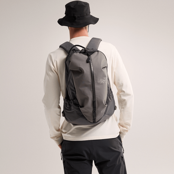 商品Arc'teryx|【Brilliant|包邮包税】ARRO 16 BACKPACK 始祖鸟[FW23] Aro 16背包 ABNFUX7965,价格¥2219,第12张图片详细描述