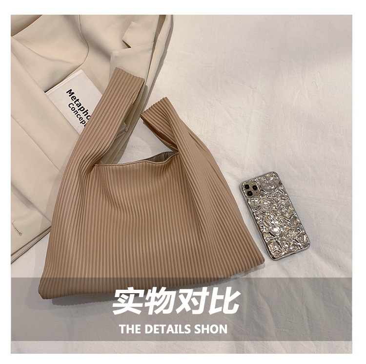 商品[国内直发] GLENVINTEN|格岚云顿迎春网红新款条纹纯色小众手提包休闲时尚大容量托特包腋下包,价格¥170,第5张图片详细描述