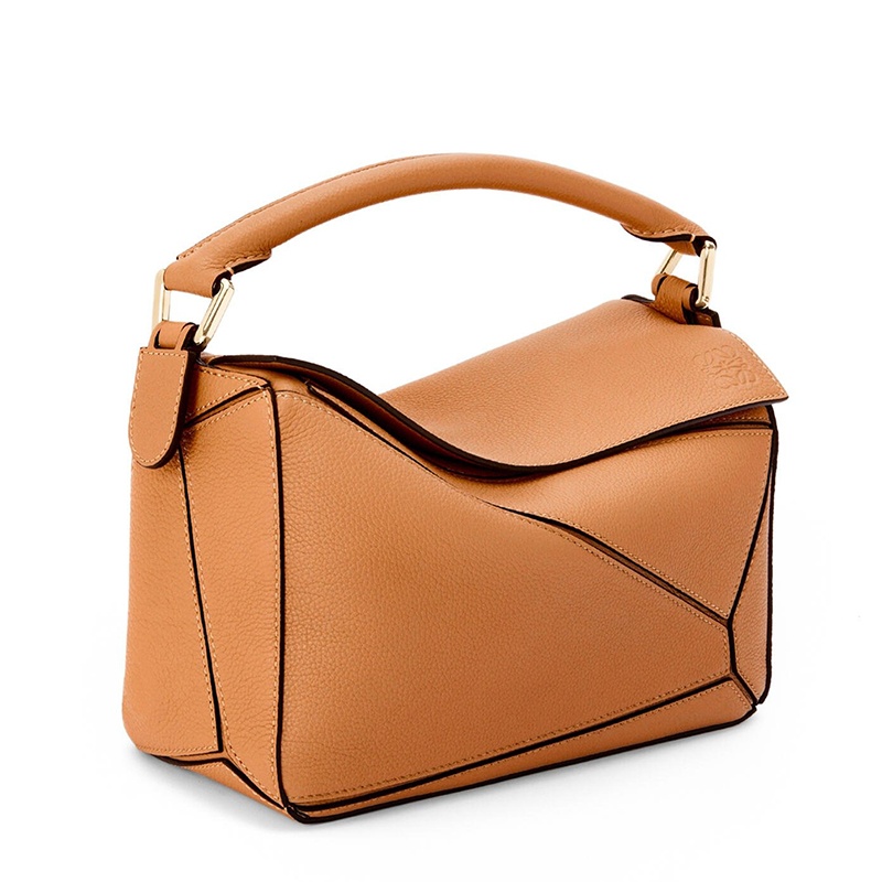商品Loewe|【包税】LOEWE/罗意威 经典款Puzzle系列 女士小号浅焦糖色粒面小牛皮手提斜挎单肩包A510S21X67-3649,价格¥20272,第4张图片详细描述