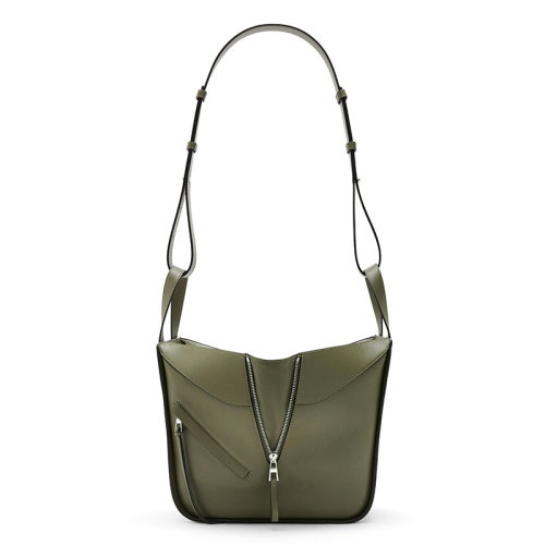 商品Loewe|【包税】LOEWE/罗意威      Hammock系列 女士小号浅鳄梨绿经典小牛皮徽标印花可拆卸可调肩带单肩斜挎手提包   387.30.S35-3949,价格¥18766,第2张图片详细描述