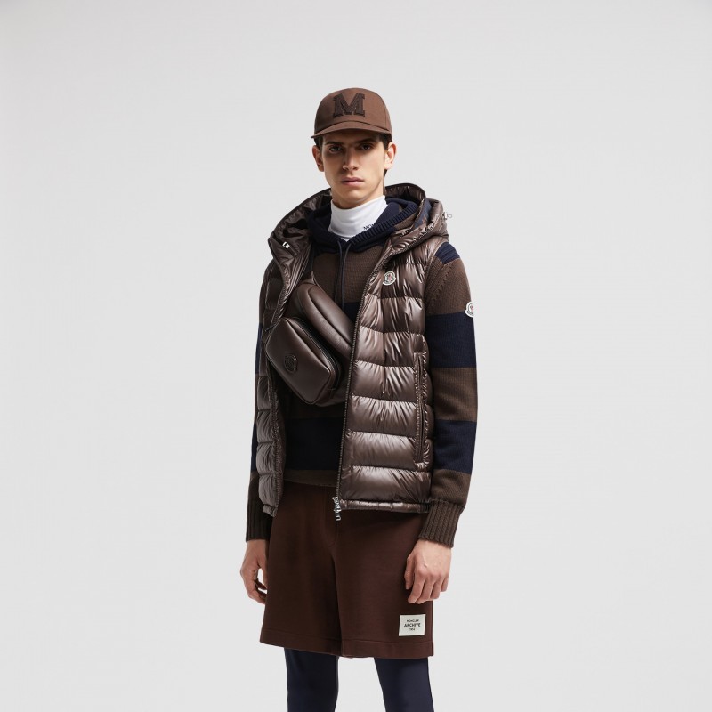 商品Moncler|蒙口 BARANT系列男士黑色无袖羽绒服 J20911A00062597EX243（两色可选）,价格¥8654,第5张图片详细描述