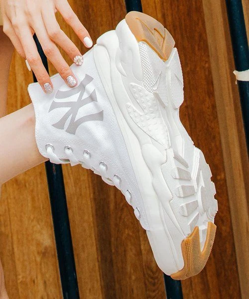 商品MLB|【享贝家】ZY- MLB 新款Chunky High NY舒适厚高休闲帮帆布鞋 男女同款 白色（预售款，10天发货）32SHU111150I,价格¥383,第4张图片详细描述