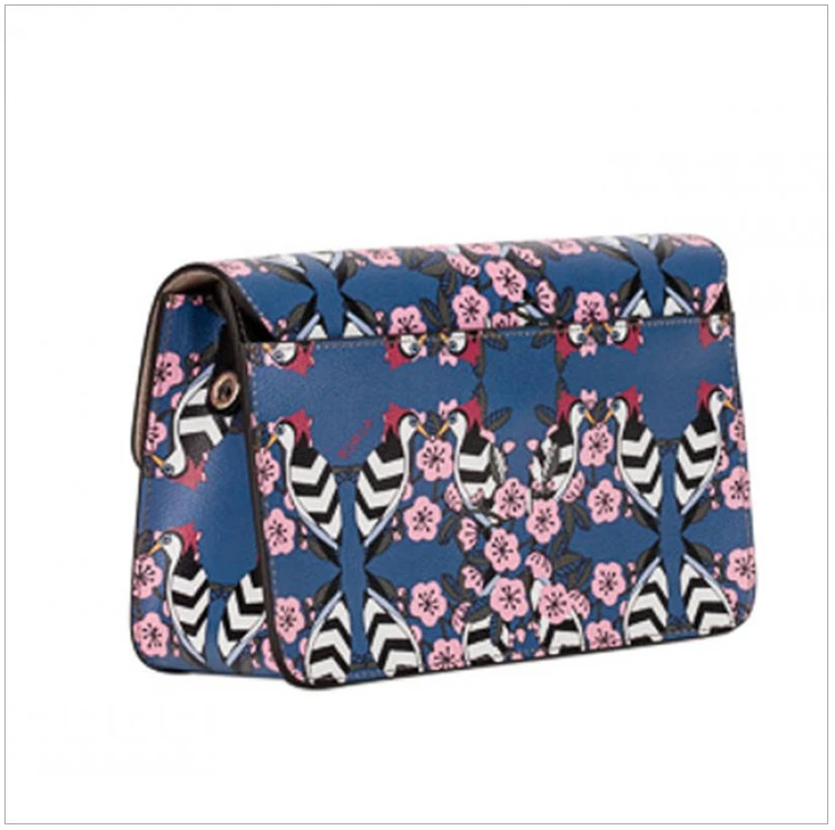 商品[国内直发] Furla|Furla 芙拉 女士时尚印花图案单肩斜挎包 922054,价格¥744,第4张图片详细描述