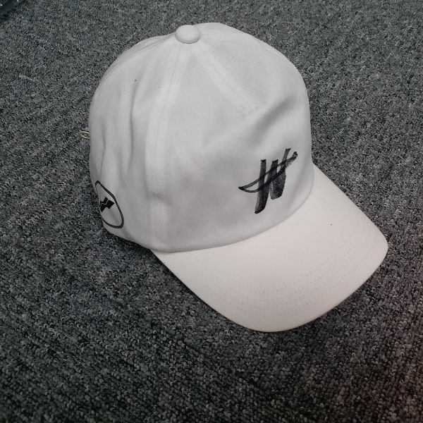 商品We11done|黑白色棒球帽子W标男女同款WDAH620078U（香港仓发货）,价格¥579,第5张图片详细描述