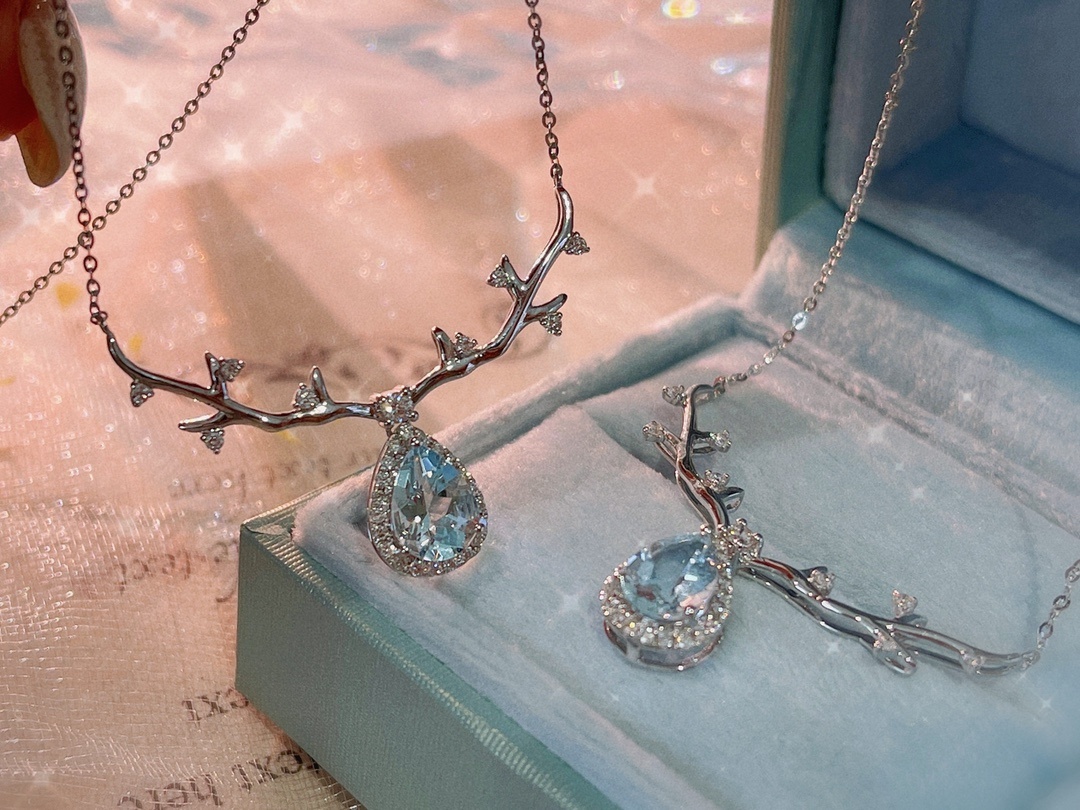 商品[国内直发] Order Dream|18K钻石水滴海蓝宝鹿角项链,价格¥4213,第1张图片详细描述