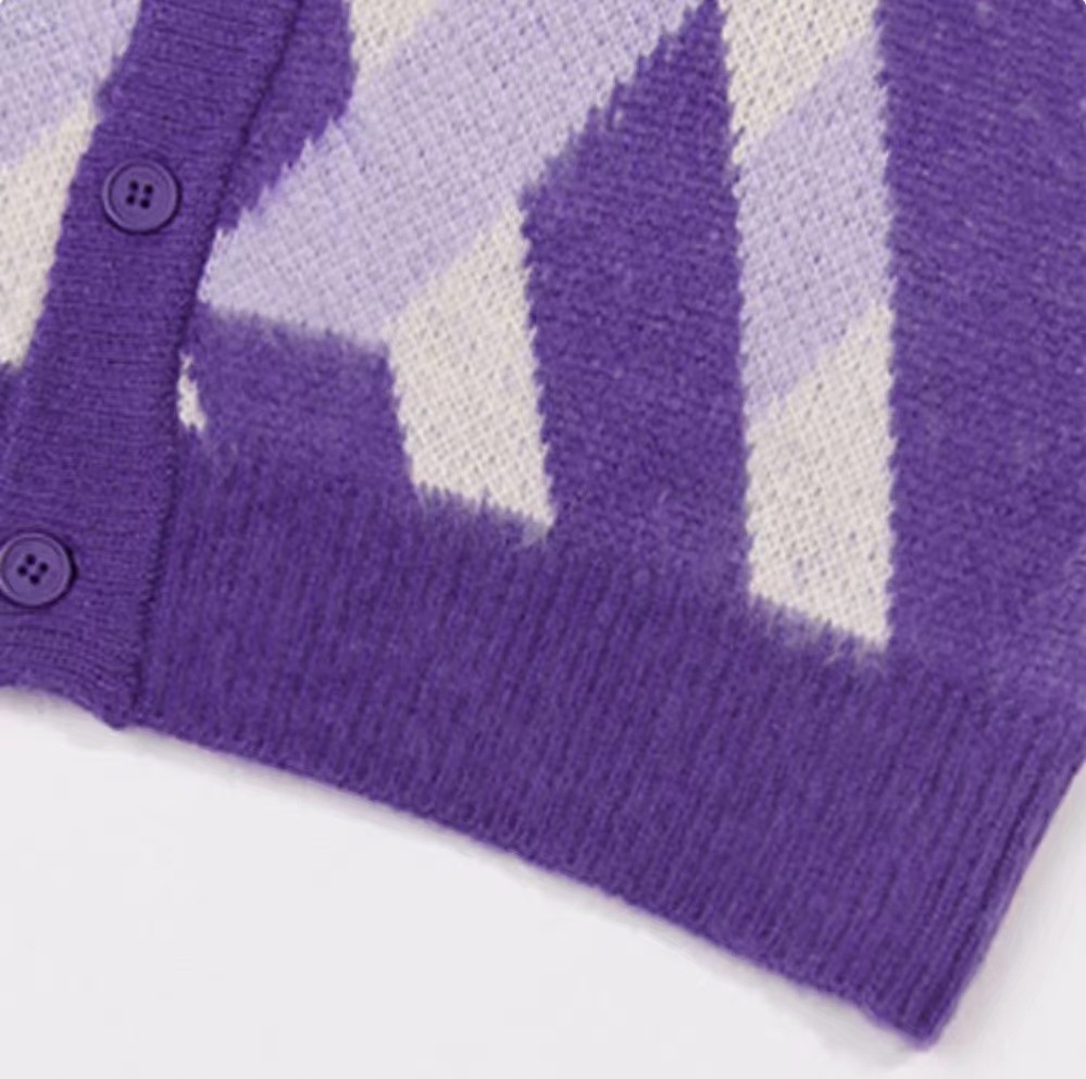 商品NERDY|【享贝家】NERDY 徽标LOGO宽松针织衫长袖毛衣 男女同款 紫色（预售款，10天发货） PNEF21KK06,价格¥356,第7张图片详细描述
