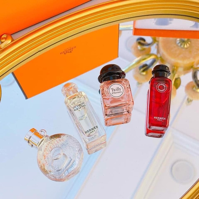商品Hermes|爱马仕迷你香水礼盒四件套 4x7.5ml [丝巾+尼罗河花园+橘彩暗影星光+绯红火参],价格¥426,第3张图片详细描述