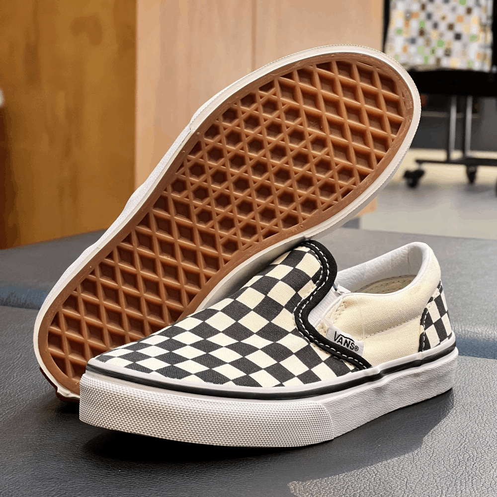 商品Vans|【韩国直邮|包邮包税】万斯[VAN SKIDS] Classic Slip-OnChCheckerboard 儿童共用鞋B黑色/白色 (VN000ZBUEO1),价格¥395,第6张图片详细描述