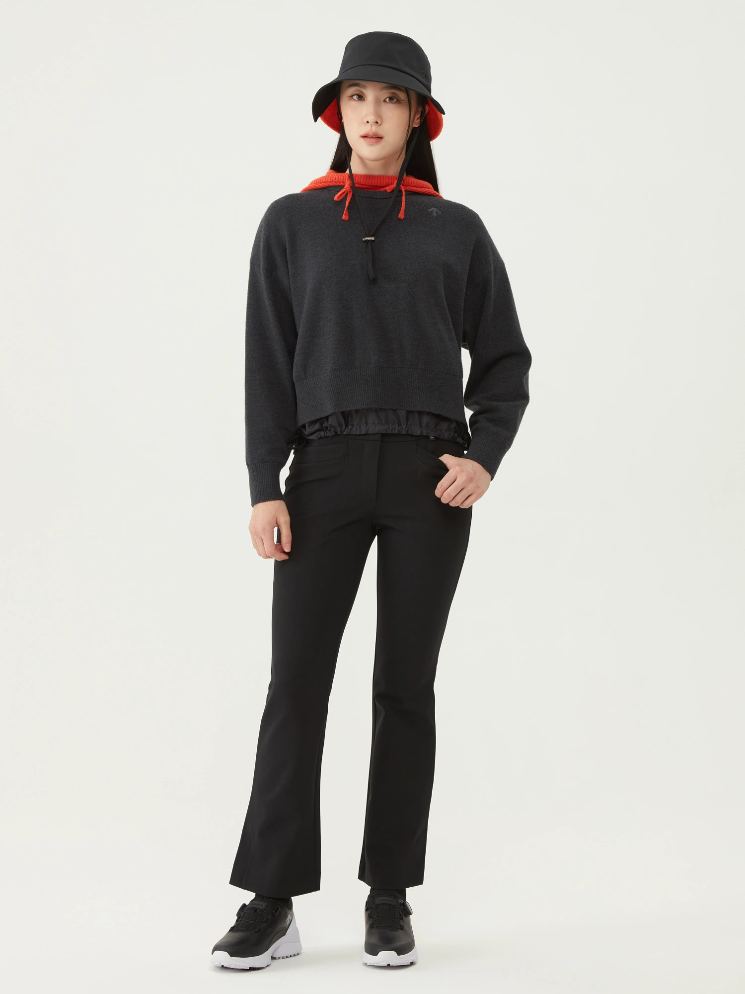 商品【预售商品15天发货】 DESCENTE|GOLF女性口袋设计靴型喇叭裤时尚舒适 DO32WFPT81-KHAG,价格¥988,第3张图片详细描述