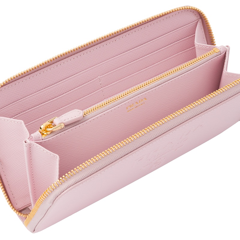 商品Prada|PRADA/普拉达 22春夏新款 女士大号雪粉色皮革徽标压纹金扣长款钱包1ML506_2D1Q_F0E18,价格¥5898,第6张图片详细描述