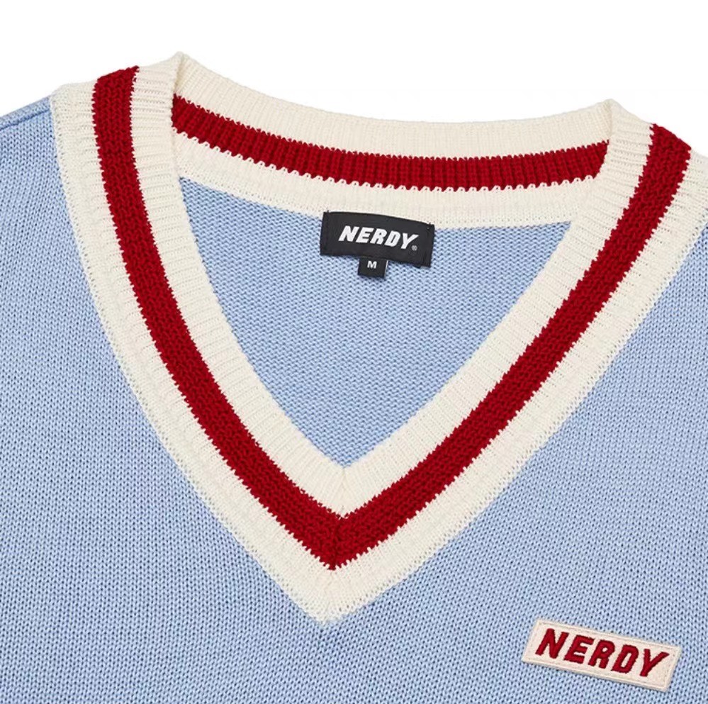 商品NERDY|【享贝家】NERDY 基础款徽标针织马甲 男女同款 蓝色（预售款，10天发货） PNES22KK0514 ,价格¥222,第3张图片详细描述