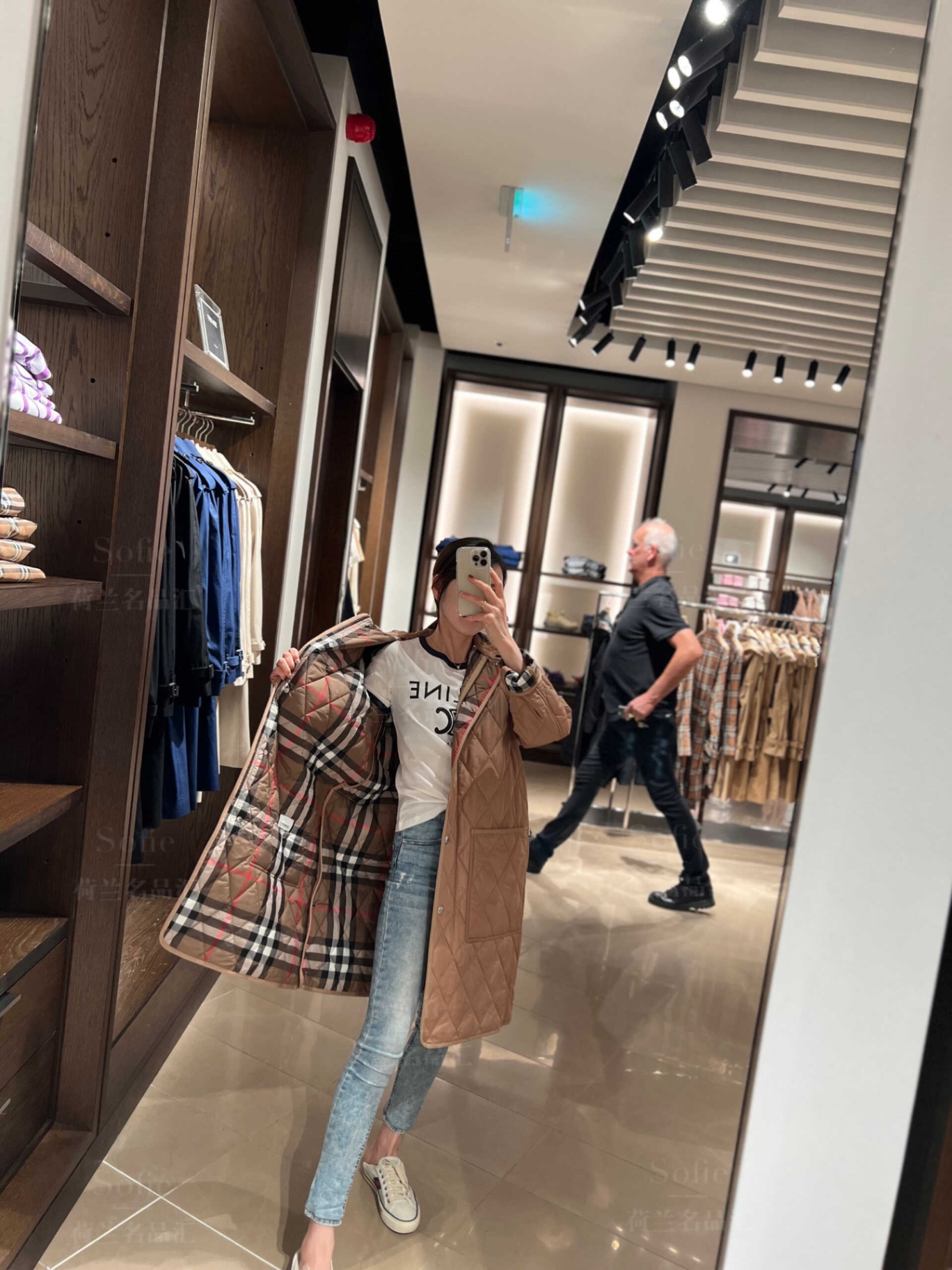 商品Burberry|Burberry博柏利 女士棕色聚酰胺绗缝徽标长款连帽棉服80945821,价格¥4048,第6张图片详细描述