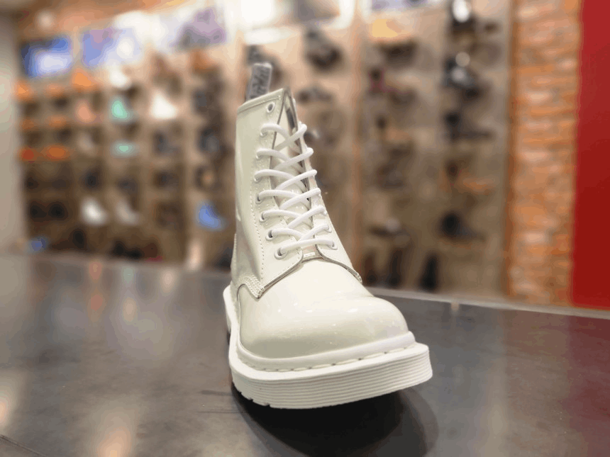 商品Dr. Martens|【Brilliant|包邮包税】马汀博士 马丁靴 1460 Mono White Patent Lamper 26728100,价格¥795,第2张图片详细描述