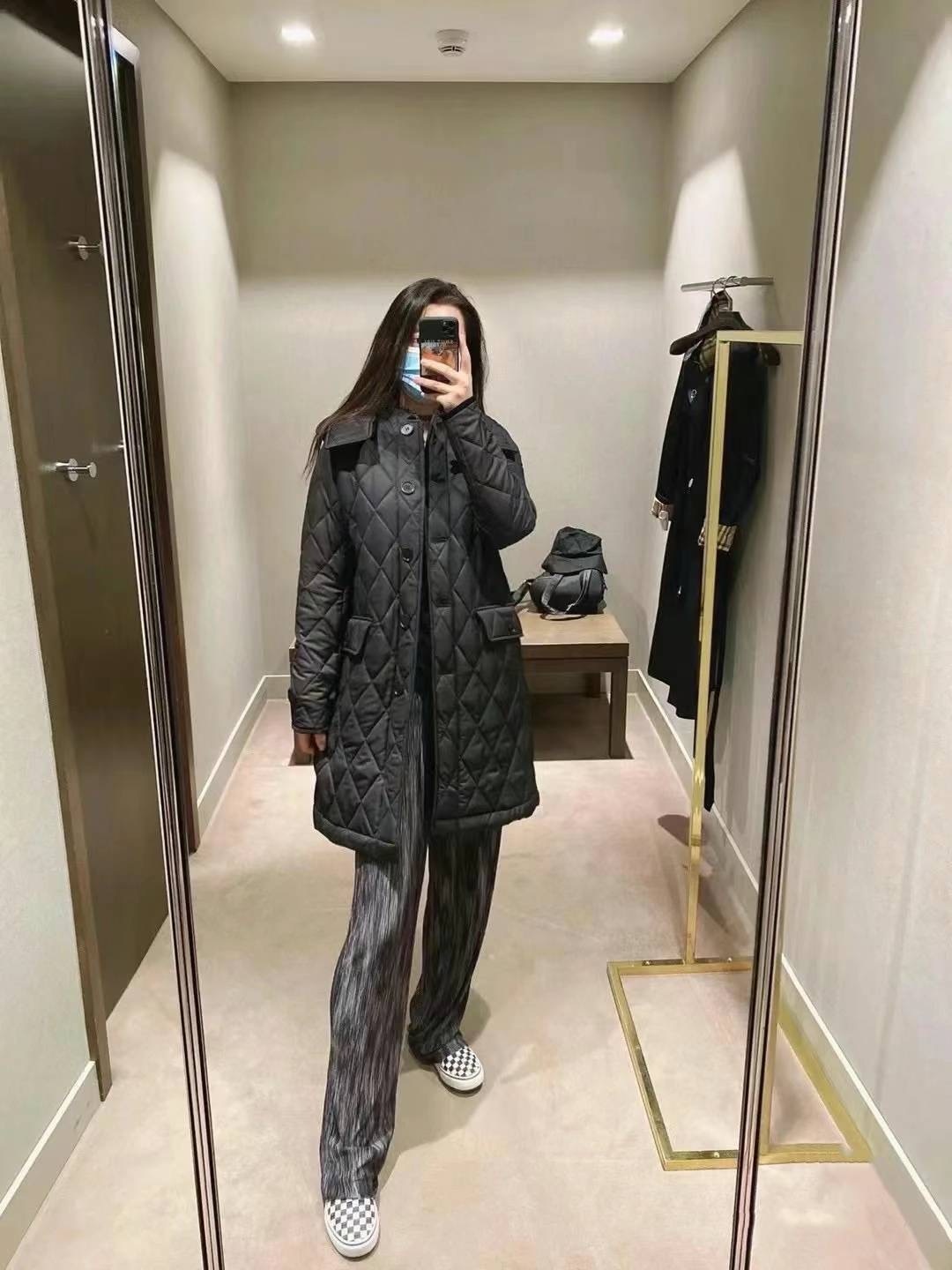 商品Burberry|BURBERRY/博柏利 女士黑色聚酯绗缝长款棉服80790821,价格¥3327,第10张图片详细描述
