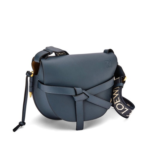 商品Loewe|【包税】LOEWE/罗意威 Gate Dual系列 女士小号玛瑙蓝色牛皮革提花织物肩带翻盖开合单肩斜挎包腰包A650T20X40-1809,价格¥17171,第3张图片详细描述