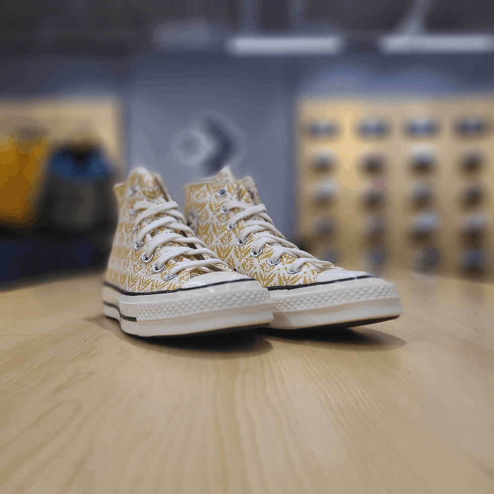 商品【预售商品15天发货】 Converse|【韩国直邮|包邮包税】匡威 CHUNK TAYLOR 70 Summer Spirit INFINITY 金色 DART 高腰 运动鞋 CHUCK 70 HI GOLD DART/EGRET/黑色 571920C,价格¥301,第3张图片详细描述