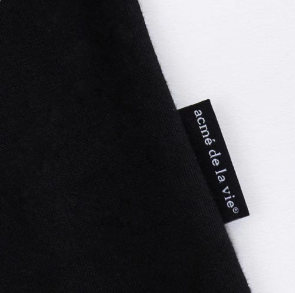 商品Acme de la vie|【享贝家】acme de la vie 宇航员男孩印花短袖T恤 男女同款 黑色 ADLV21SS-SSBKBF-AST,价格¥217,第8张图片详细描述