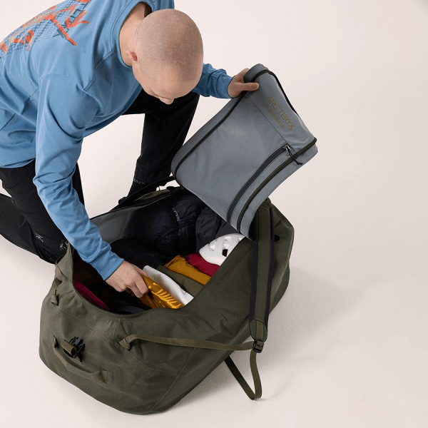 商品Arc'teryx|【Brilliant|包邮包税】CARRIER 100 DUFFLE 始祖鸟[SS24] Carrier 100 行李袋 ABOSUX7823,价格¥4080,第7张图片详细描述