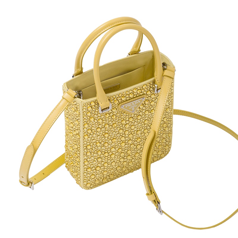 商品Prada|PRADA/普拉达 22新款 女士黄色水晶缎面皮革手柄拆卸调节肩带珐琅徽标手提单肩斜挎包1BA331_2AWL_F068X_V_OOO,价格¥23565,第5张图片详细描述