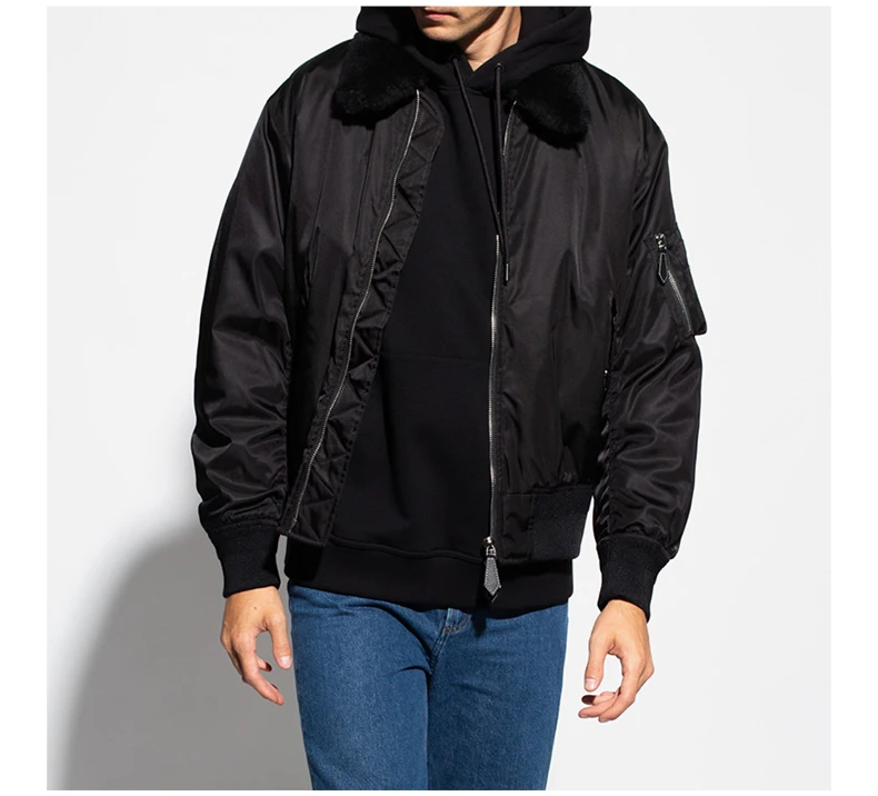 商品[国内直发] Burberry|BURBERRY 男士黑色羽绒服 8041381,价格¥9283,第8张图片详细描述