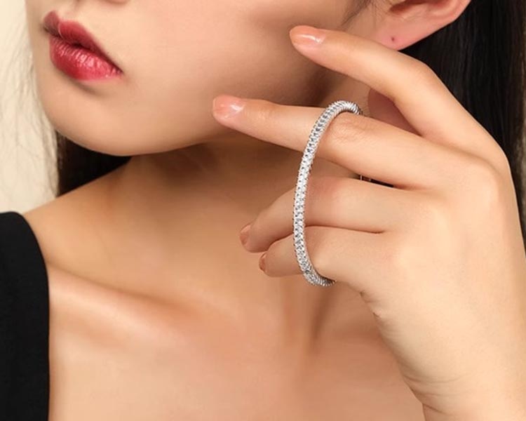 商品apm Monaco|APM Monaco ETERNELLE Éclat手镯 AB4160OX 礼盒装 生日礼物节日礼物,价格¥3234,第3张图片详细描述