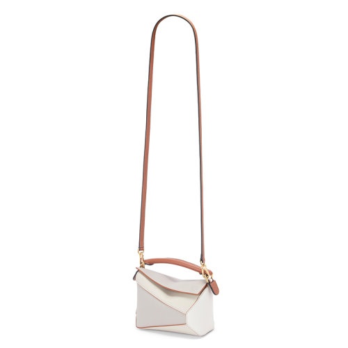 商品Loewe|【包税】LOEWE/罗意威 Puzzle Edge系列 女士迷你幽灵白/暖白色纳帕小牛皮编织手柄单肩斜挎手提拼图包A510P88X05-1759,价格¥15727,第3张图片详细描述