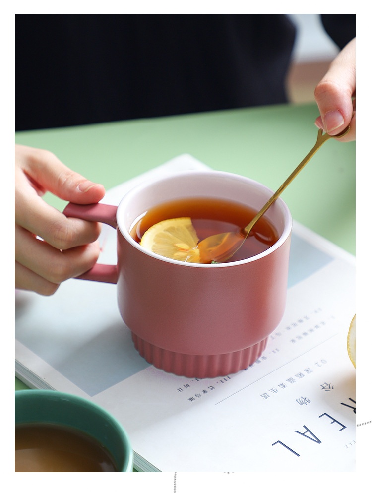 商品[国内直发] YeeCollene|北欧轻奢陶瓷马克杯ins高颜值叠叠杯带勺咖啡杯礼盒装,价格¥75,第7张图片详细描述
