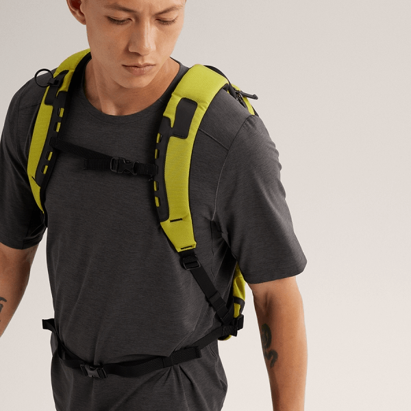 商品Arc'teryx|【Brilliant|包邮包税】ARRO 16 BACKPACK 始祖鸟[FW23] Aro 16背包 ABNFUX7965,价格¥2219,第6张图片详细描述