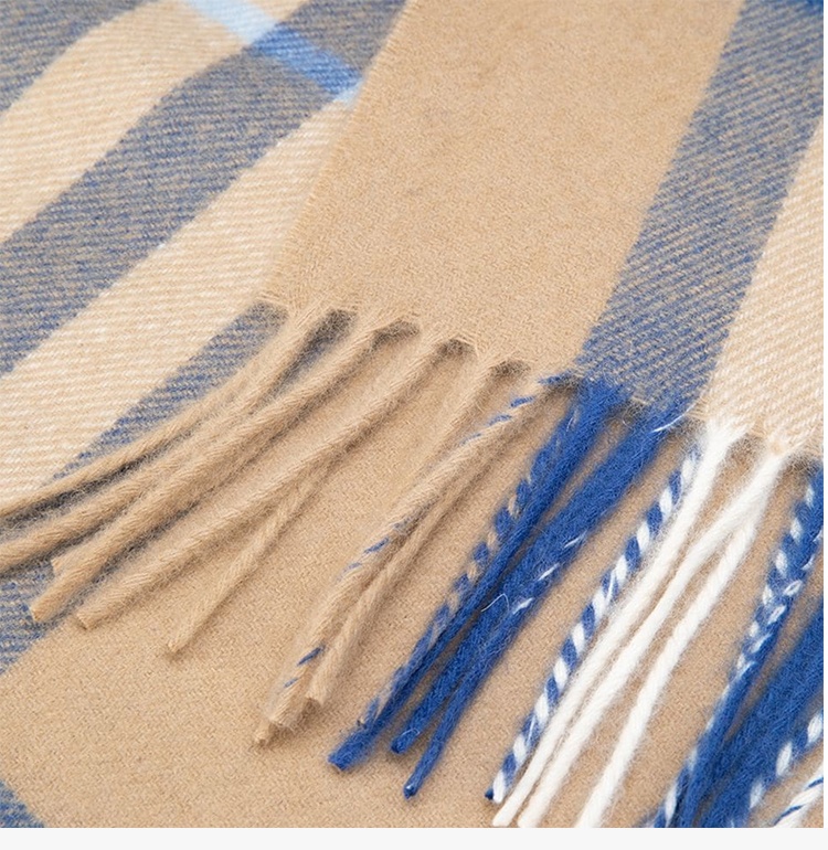 商品[国内直发] Burberry|Burberry 巴宝莉 经典格纹中性围巾 8022676-黄色,价格¥4092,第4张图片详细描述