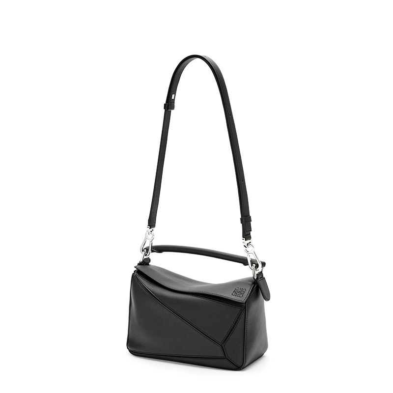 商品Loewe|LOEWE/罗意威 经典款Puzzle系列 女士小号黑色小牛皮手提斜挎单肩拼图包322.30.S21-1100,价格¥20195,第2张图片详细描述